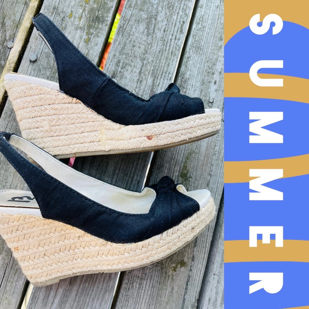 R2 sandals